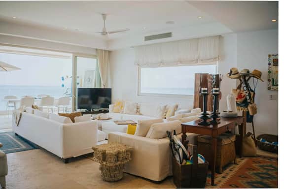 Full Floor Beachfront Luxury Apartment - Image 3