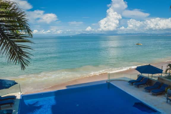 Lux Beachfront Full-Floor Residence - Image 4