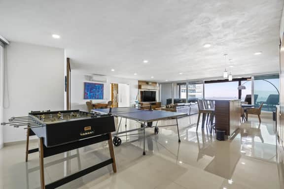 Resort-Style Villa w/ Private Padel & Infinity Pool - Image 5