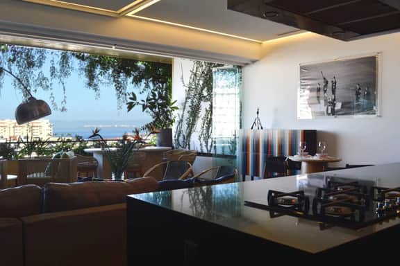 The Jungle - SOHO luxury with Chef's kitchen. - Image 2